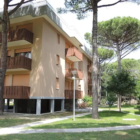 Апартаменты Graceful Flat With Big Balcony - Beahost Бибионе