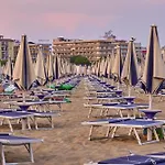 Lejlighed Peaceful Flat With Big Balcony - Beahost
