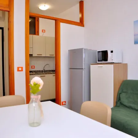 Peaceful Flat With Big Balcony - Beahost Бібіоне